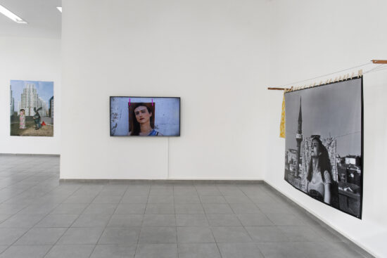 Nilbar Gures, Applause, curator Avi Lubin